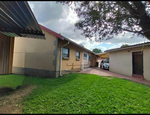 3 BEDROOM HOUSE FOR SALE IN GEELHOUTPARK